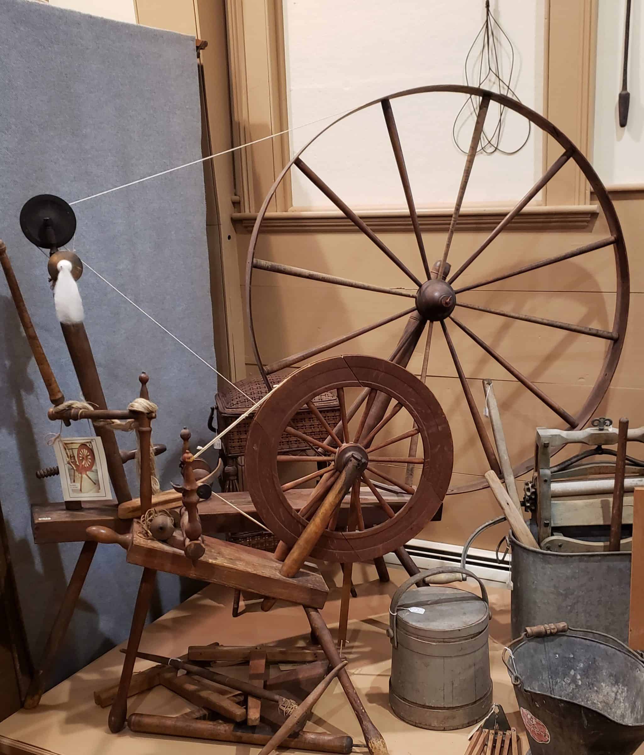 Pop-up Museum-Spinning, how to turn wool into yarn.
